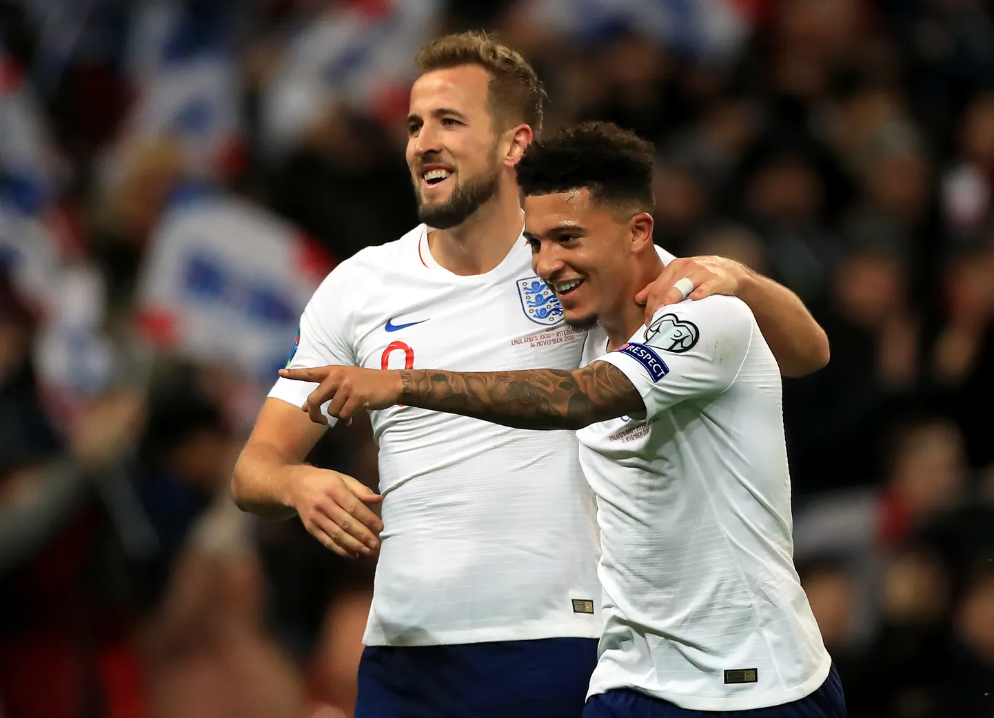 Jadon Sancho paremal koos Inglismaa ründaja Harry Kanega.