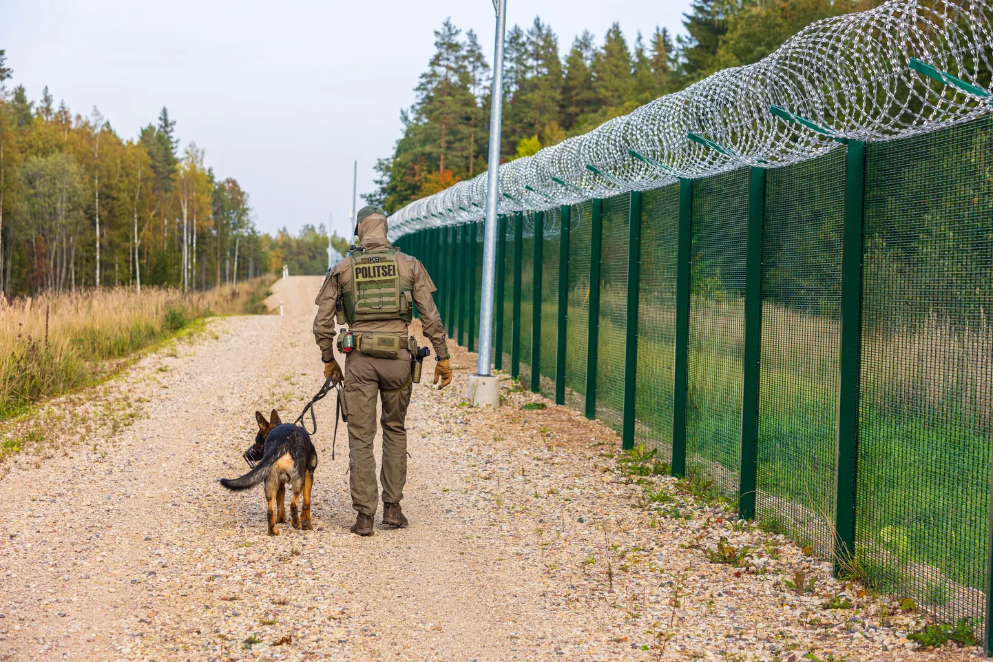 Estonian police unit deploys to assist at Latvia-Belarus border.