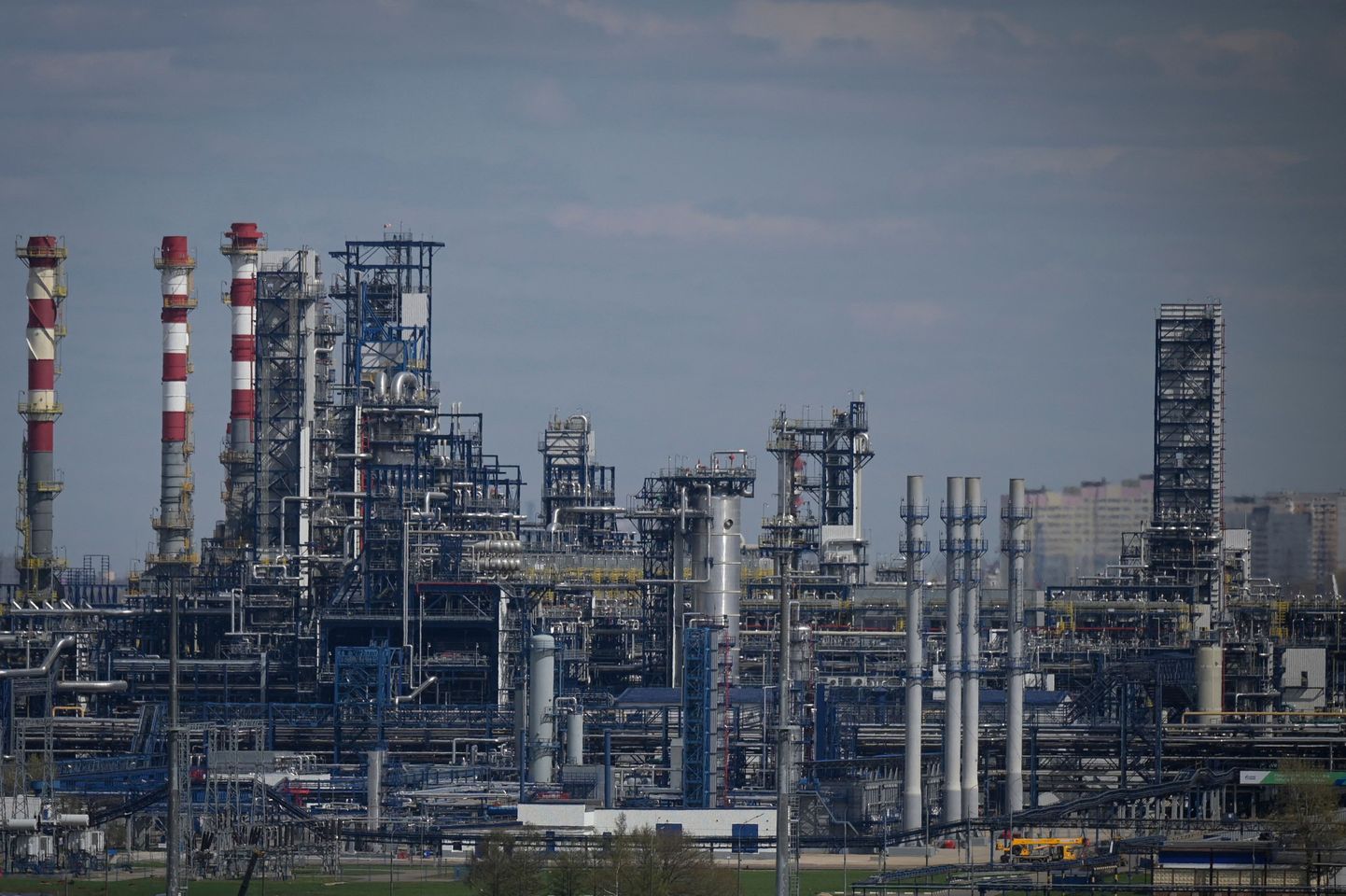 Нефтеперерабатывающий завод "Газпрома".