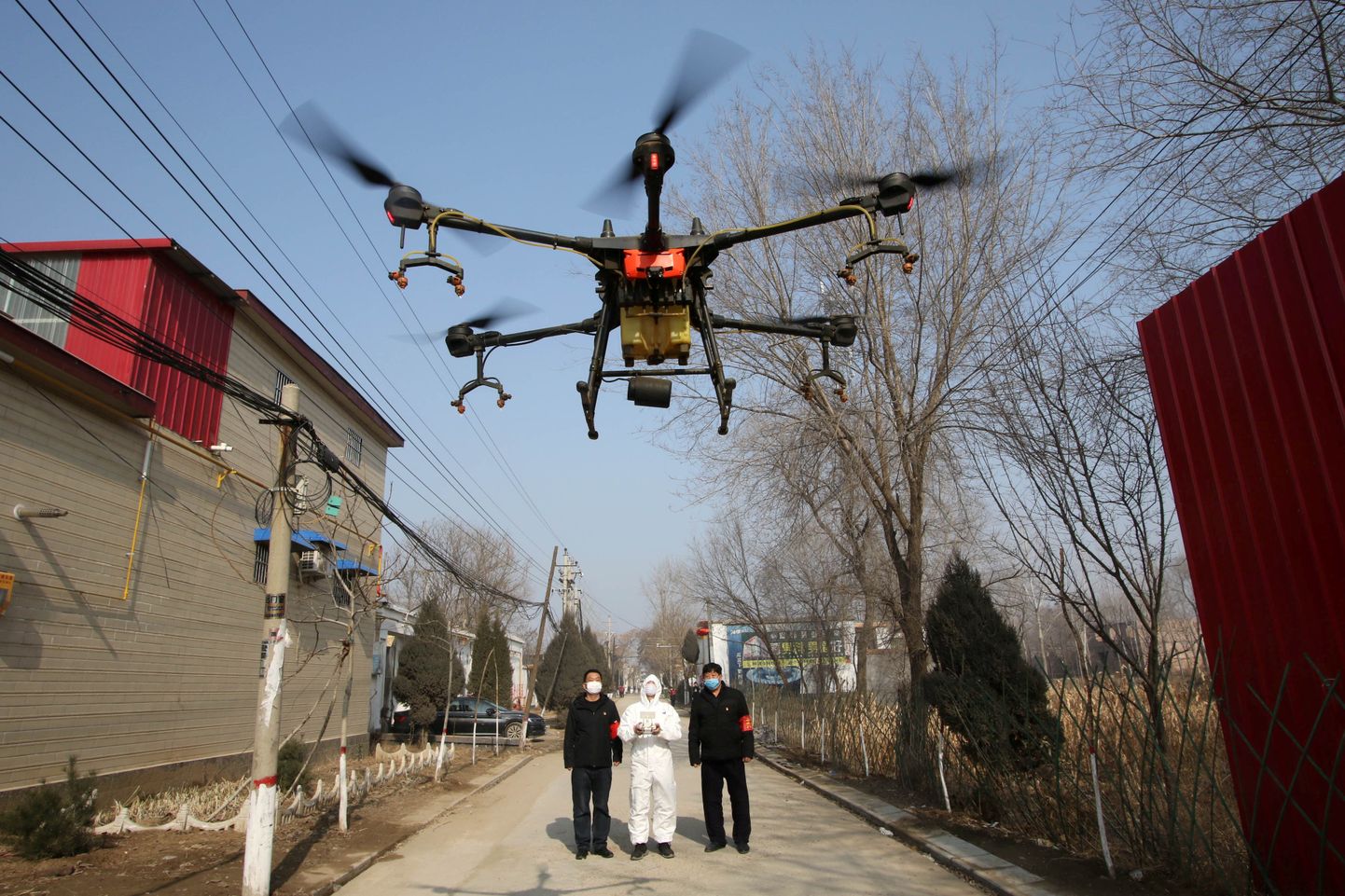 Hiinas kasutatakse droone praegu ka koroonaviiruse tõrjeks õhust, desinfitseerides nende abil ümbruskonda.