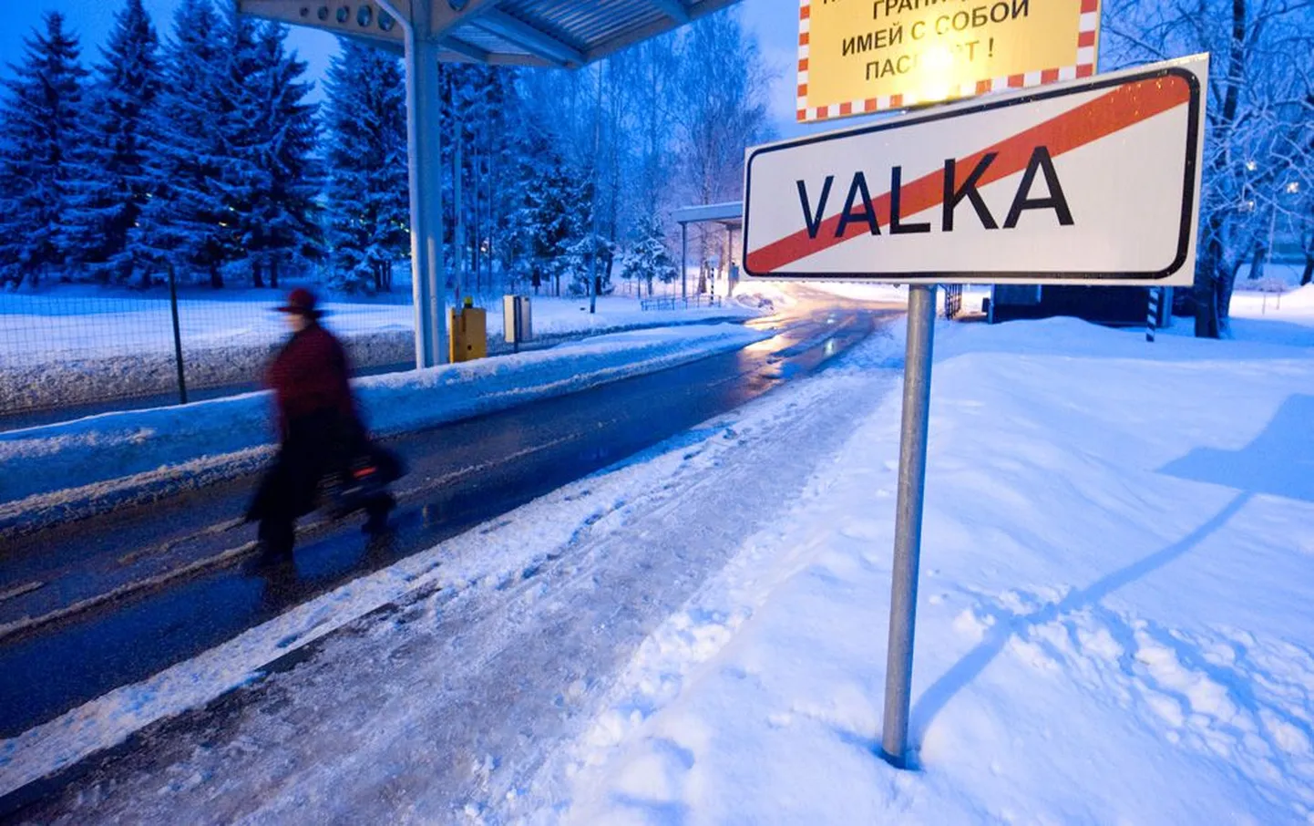 Valka ja Valga vaheline tööjõu liikumine on praegu veel enamasti pendelliikumine: Läti inimesed käivad iga päev üle piiri tööle ja tagasi ning üldjuhul elukohta ei vaheta. See võib siiski muutuda, sest lõunanaabrite huvi Valga kinnisvara vastu on kasvanud.