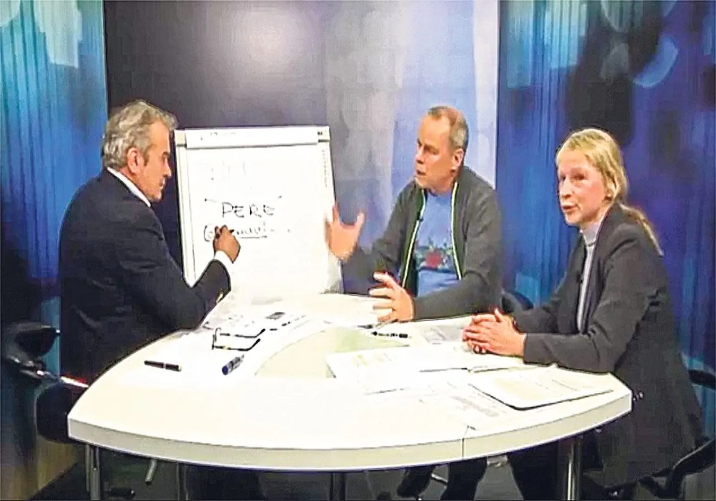 Разговор о семейных ценностях прошлой осенью на Tallinna TV. Слева направо:  ведущий Андрес Райд, музыкант Аллан Сарри и Надежда Андреева - НКО «Родители Эстонии».