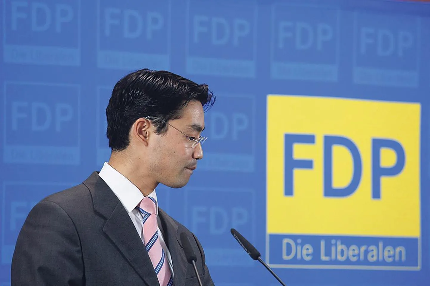 Philipp Rösleril (pildil) ei õnnestu päästa vabade demokraatide erakonda (FDP), mille ta võttis hiljuti üle liiduvälisminister Guido Westerwellelt. FDP juhtkond mängib tragikomöödiat, mis muutub tragöödiaks.