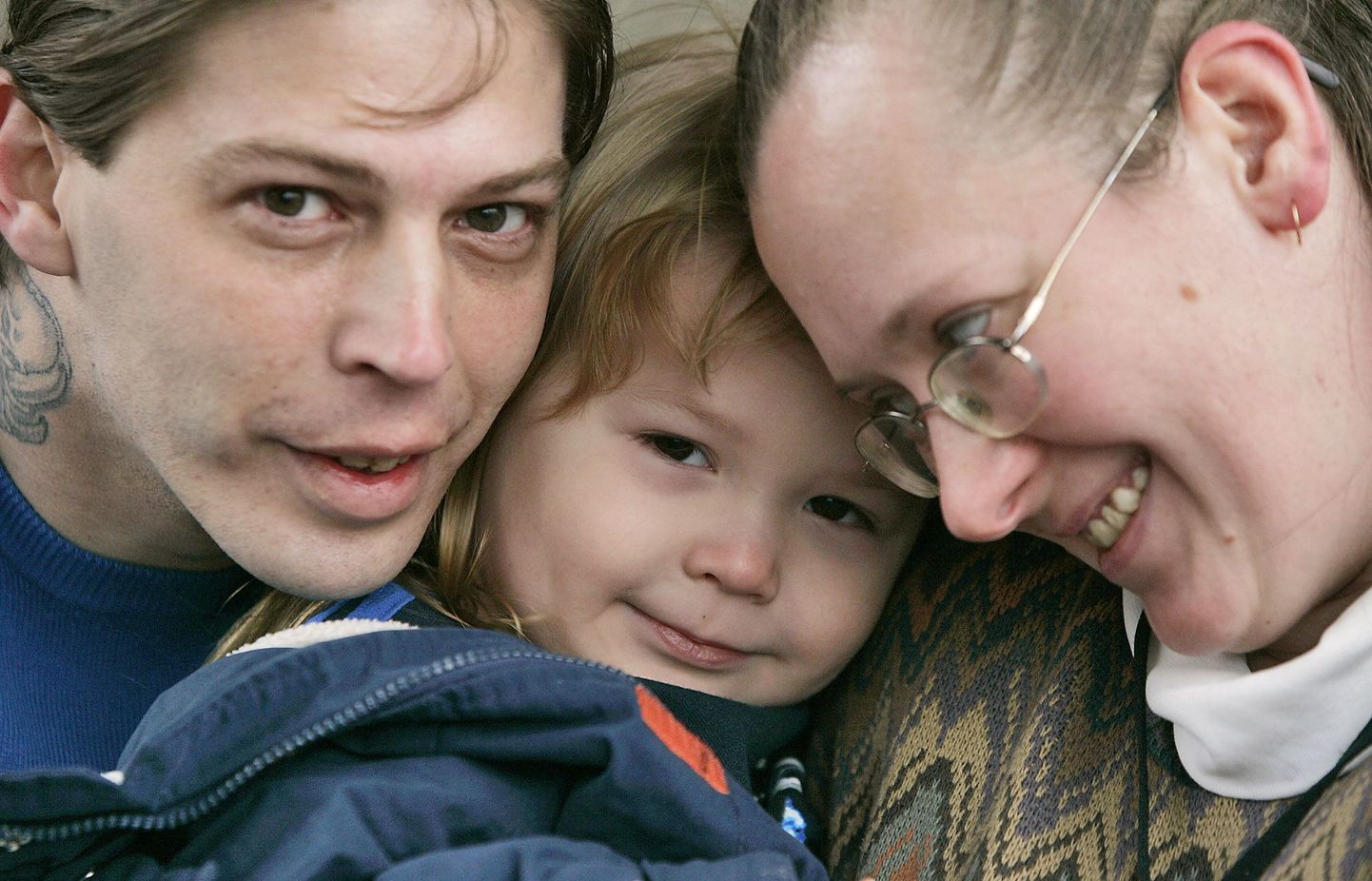 Heath Campbell (vasakul) koos poja Adolf Hitler Campbelli ja abikaasa Deborah Campbelliga