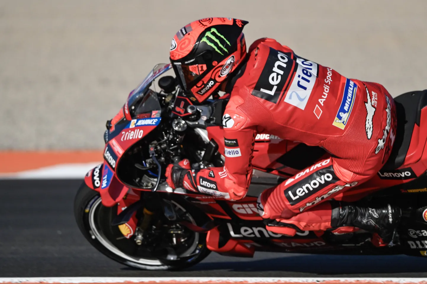Itālijas motosportists Frančesko Banjaja