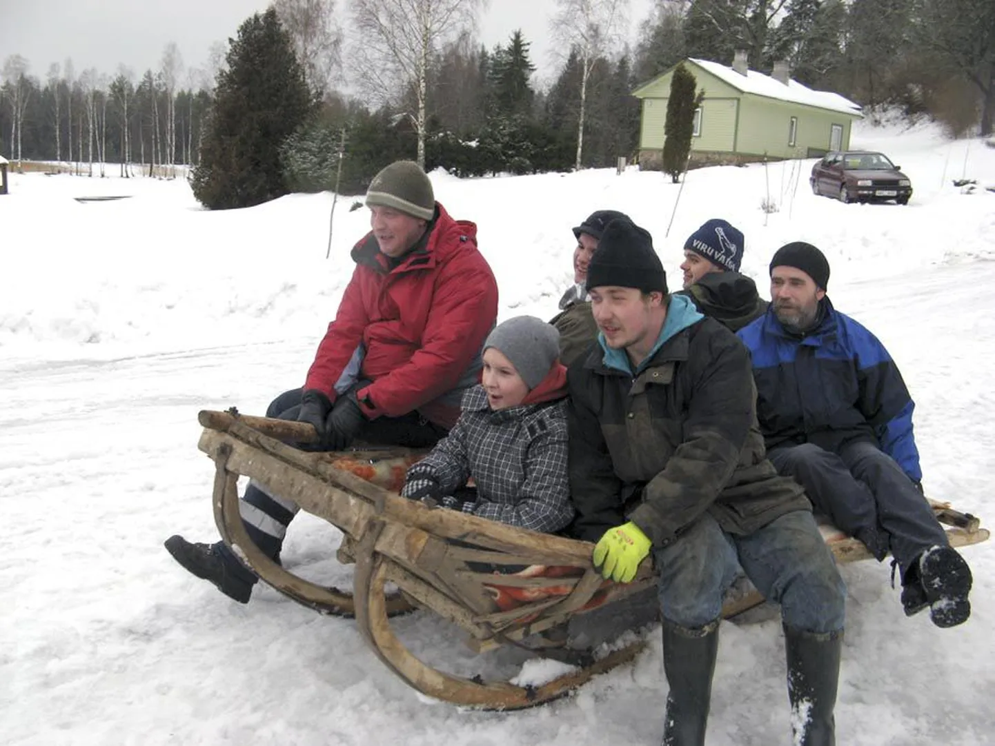 Tuhalaanes sai kolmiktähtpäeval teha vastla auks reesõitu.
