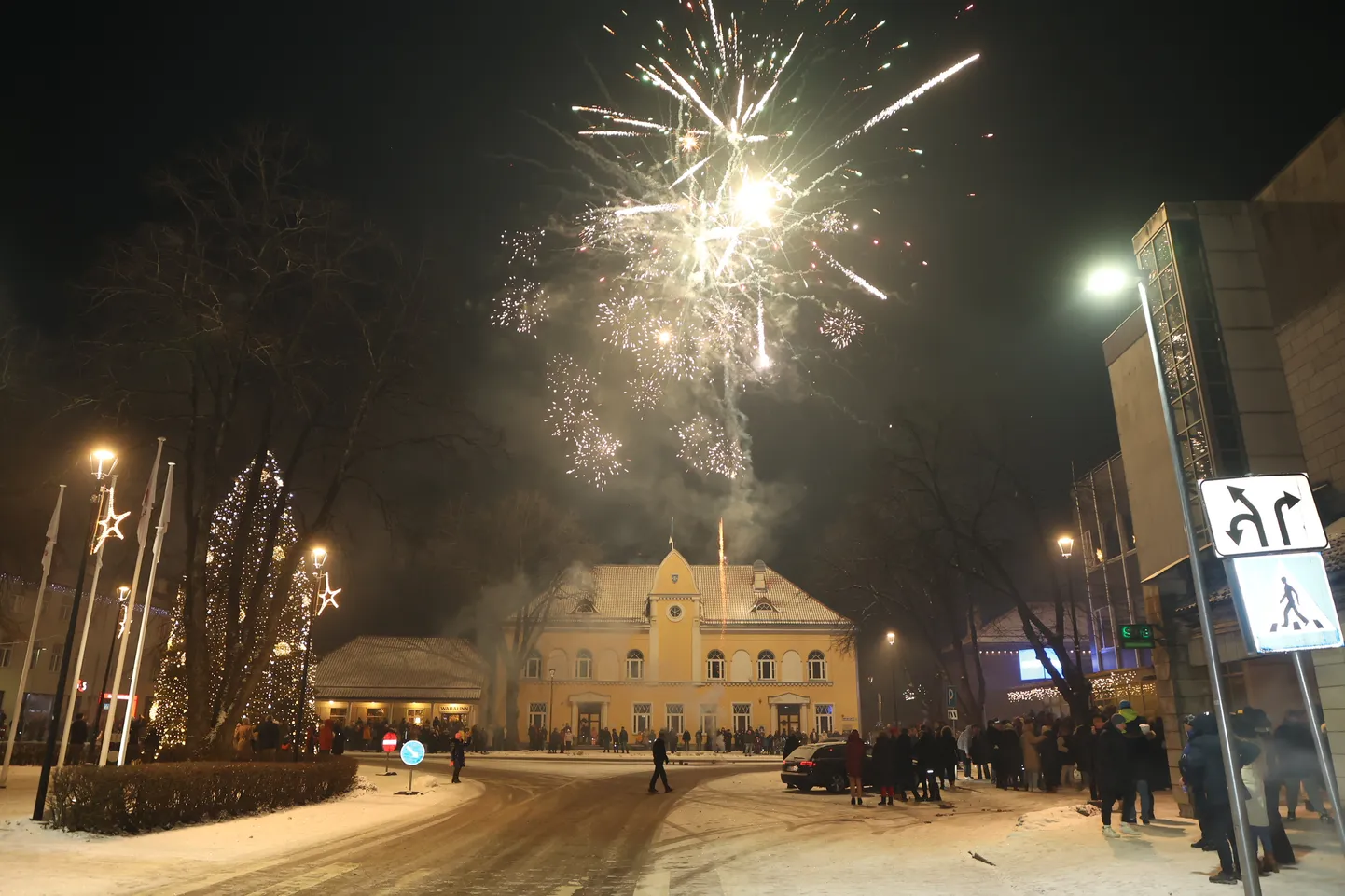 Uue aasta vastuvõtmine Paide keskväljakul