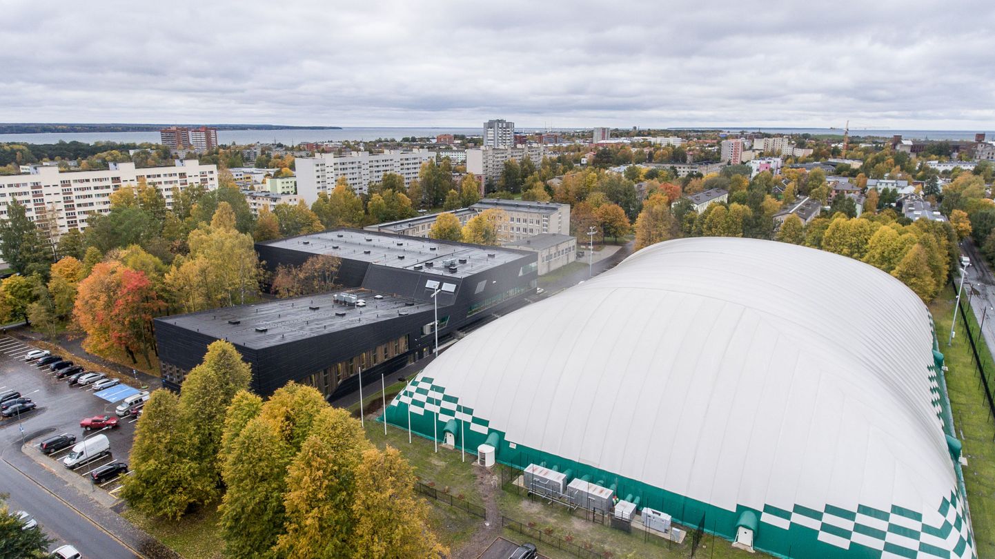 Крытый футбольный холл на Сыле - единственный стадион в Северном Таллинне, который позволяет заниматься футболом круглогодично.