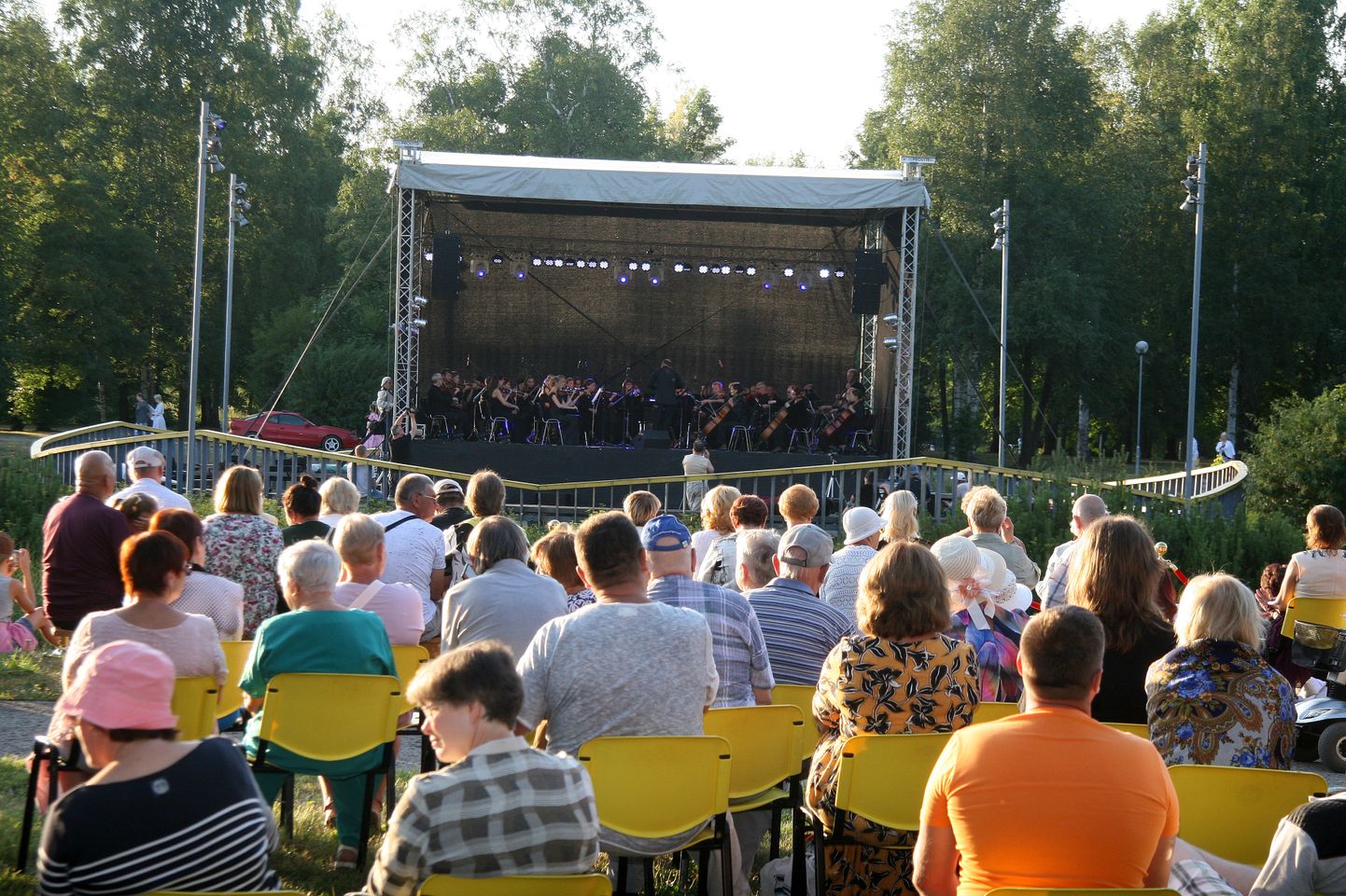 Ligemale tuhat inimest kuulas pühapäeval Kohtla-Järve pargis klassikalise muusika kontserti.