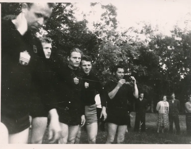 Võrkpallurid Erich Truumure, Elmar Truu, Aleksander Transtok, Rein Aru, Herbert Klaar. Pildilt puudub võistkonnas olnud Ülo Pihel.