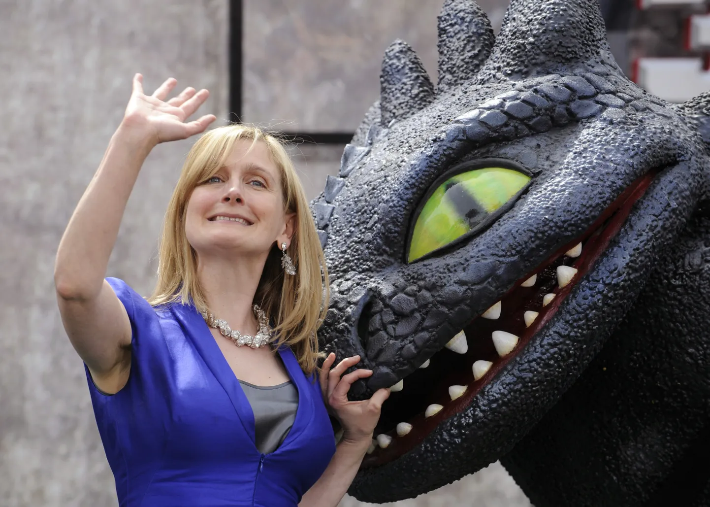 Cressida Cowell filmi «Kuidas taltsutada lohet» esilinastusel.