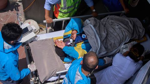 FOTO ⟩ Gidu, ko uzskatīja par mirušu Everestā, sešas dienas vēlāk pamana rāpjoties lejup pa ledu