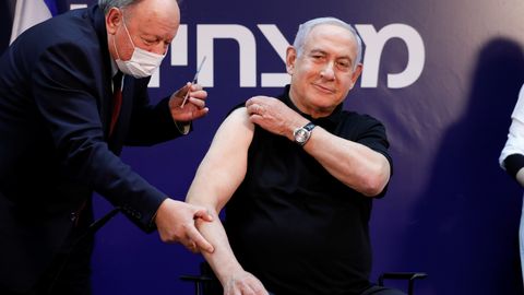 Iisraeli peaminister andis eeskuju ja lasi end vaktsineerida