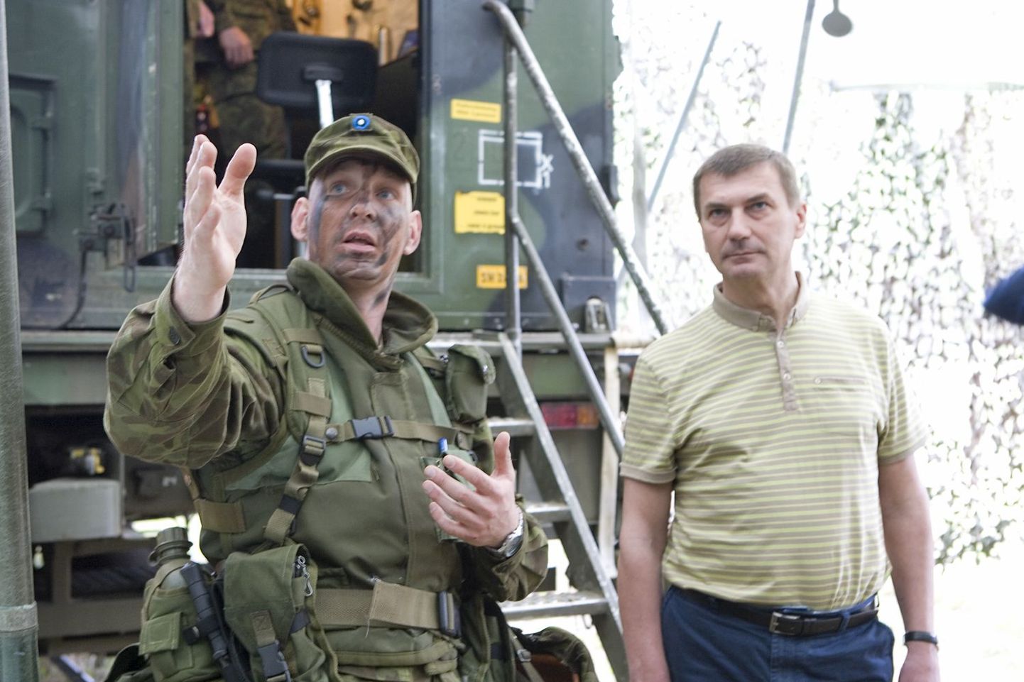 Peaminister Andrus Ansip külastas kaitseväe suurõppust "Kevadtorm".