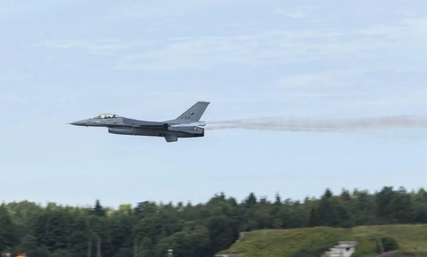Hollandi hävitaja F-16 Ämari lennubaasis