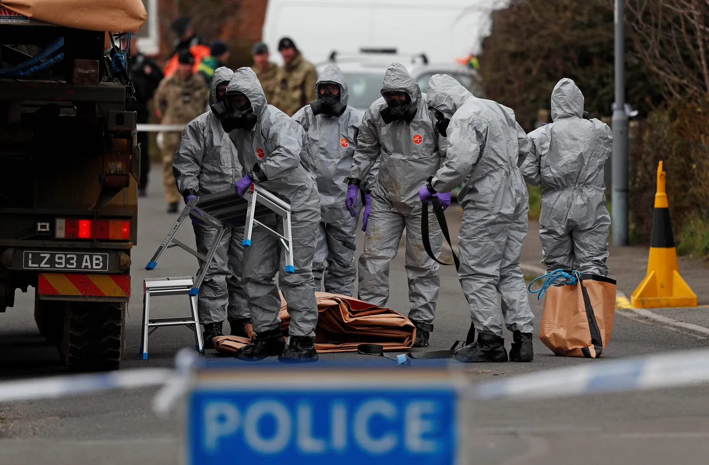 Uurijad Salisbury keemiarünnaku sündmuskohal.