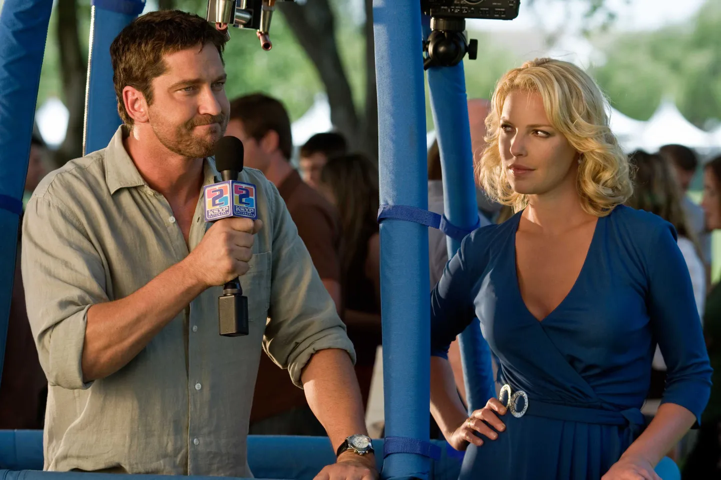 Romantiline Abby Richter (Katherine Heigl) satub tööl ja ka eraelus kokku skandaalse telemehe Mike Chadway'ga (Gerard Butler).