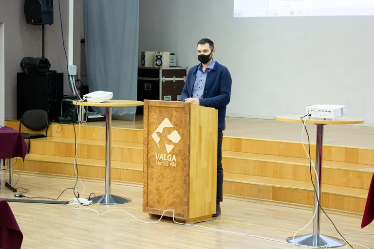 Umbusaldusavalduse andis opositsiooni poolelt sisse Reformierakonna volinik Ivar Unt.