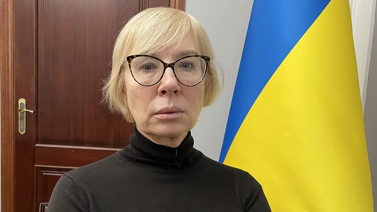 Людмила Денисова говорит, что случай Анны не уникален: убийства и изнасилования на войне - дело обычное