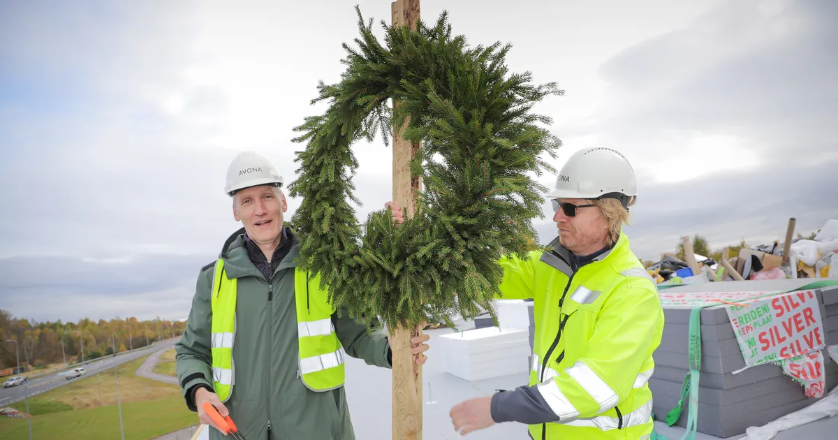 GALERII ⟩ Padelihallis peeti sarikapidu