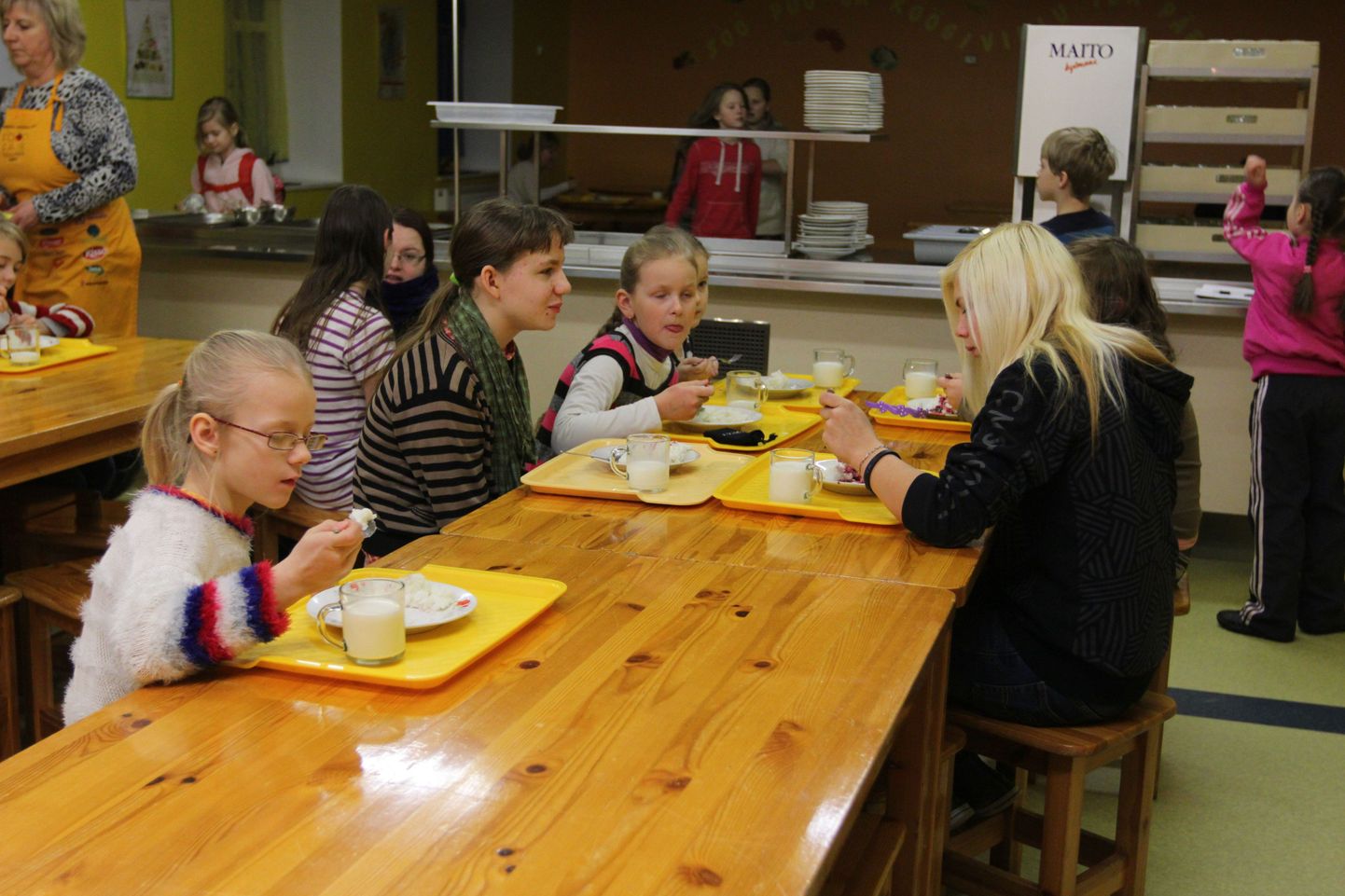 Valga linnavõim peab oluliseks, et koolilapsed hommikuputru süüa saaks. Nii suunati reedel volikogus kinnituse saanud lisaeelarvest hariduse reale lisaks 3000 eurot, et kindlustada koolides pudru pakkumine aasta lõpuni.