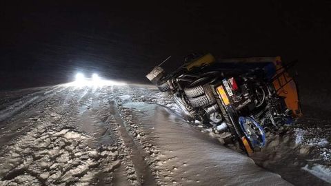 Keegi hätta ei jää: vabatahtlikud aitavad kinni jäänud sõidukid lumest välja