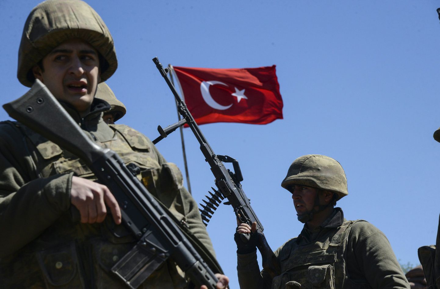Türgi sõjaväelased Cizres.