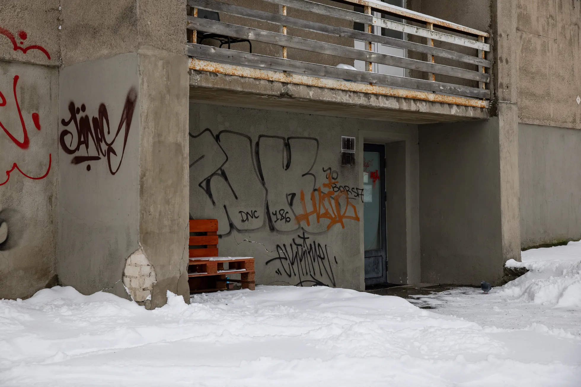 An apartment building in Kopli that is a known hotspot for opioid abuse
