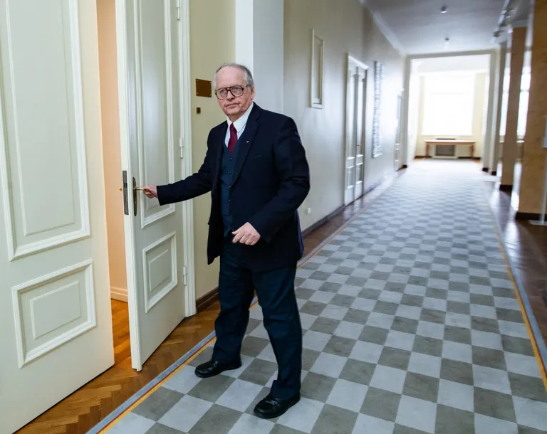 Riigikogu väliskomisjoni aseesimees Enn Eesmaa.