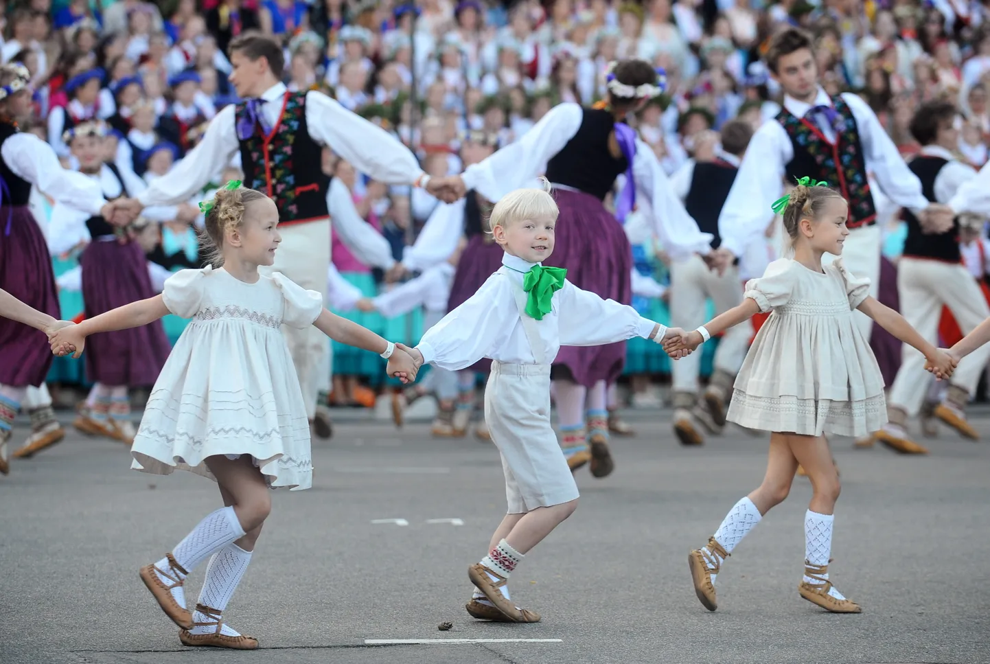 XI Latvijas skolu jaunatnes dziesmu un deju svētku noslēguma koncerts "Manā dziesmā tu..." Mežaparka Lielajā estrādē.