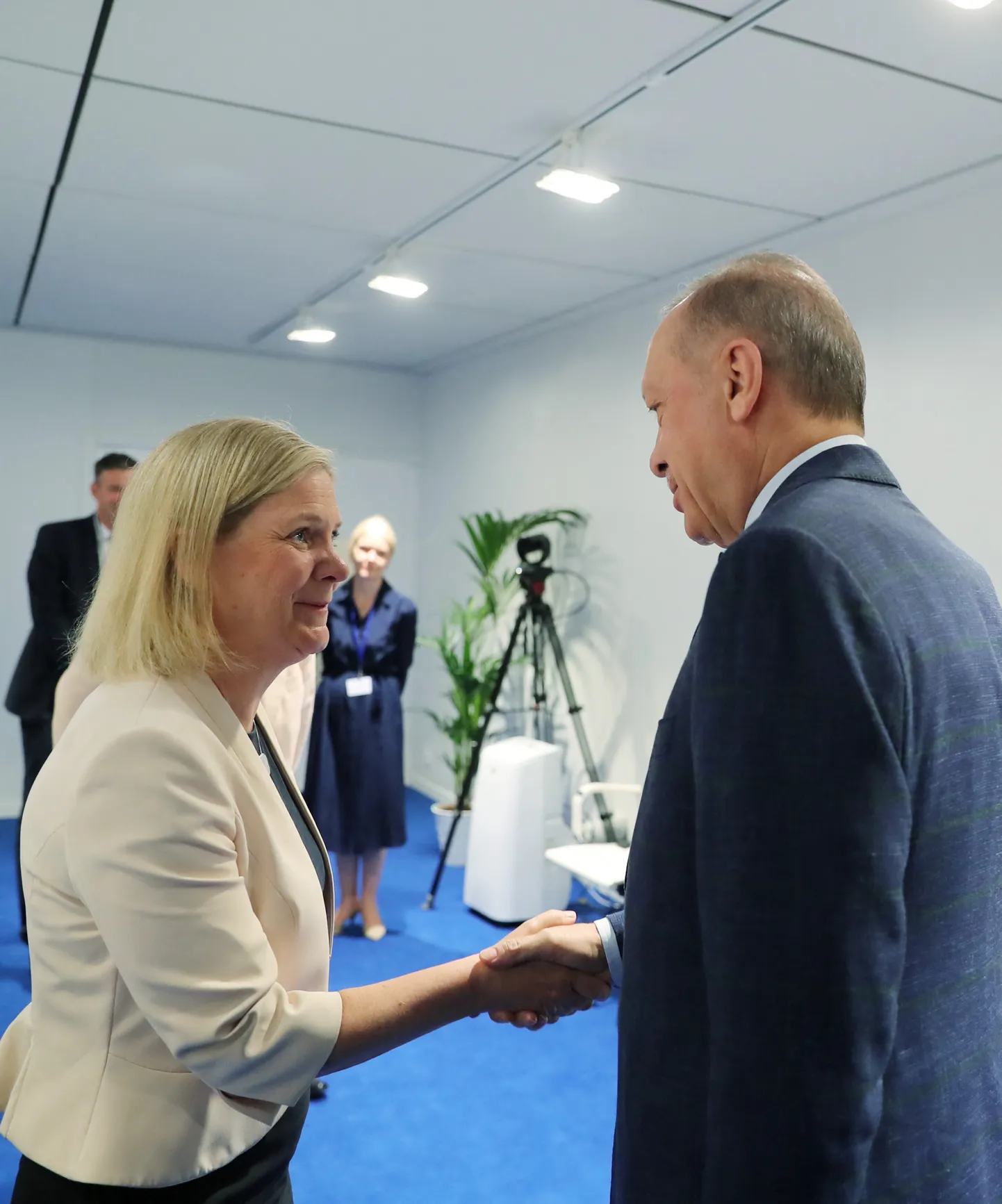 Rootsi peaminister Magdalena Andersson ja Türgi presidendi Recep Tayyip Erdoğaniga eile Madridis.
