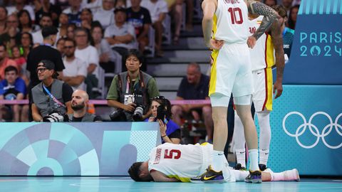 VIDEO ⟩ Hispaania korvpallilegend sai olümpial jalaga näkku