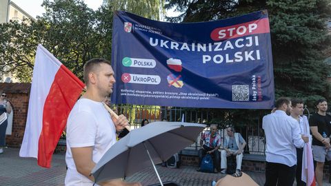 PM POOLAS ⟩ Paremradikaalide tõus võib paisata valimistejärgse Poola poliitilisse kaosesse