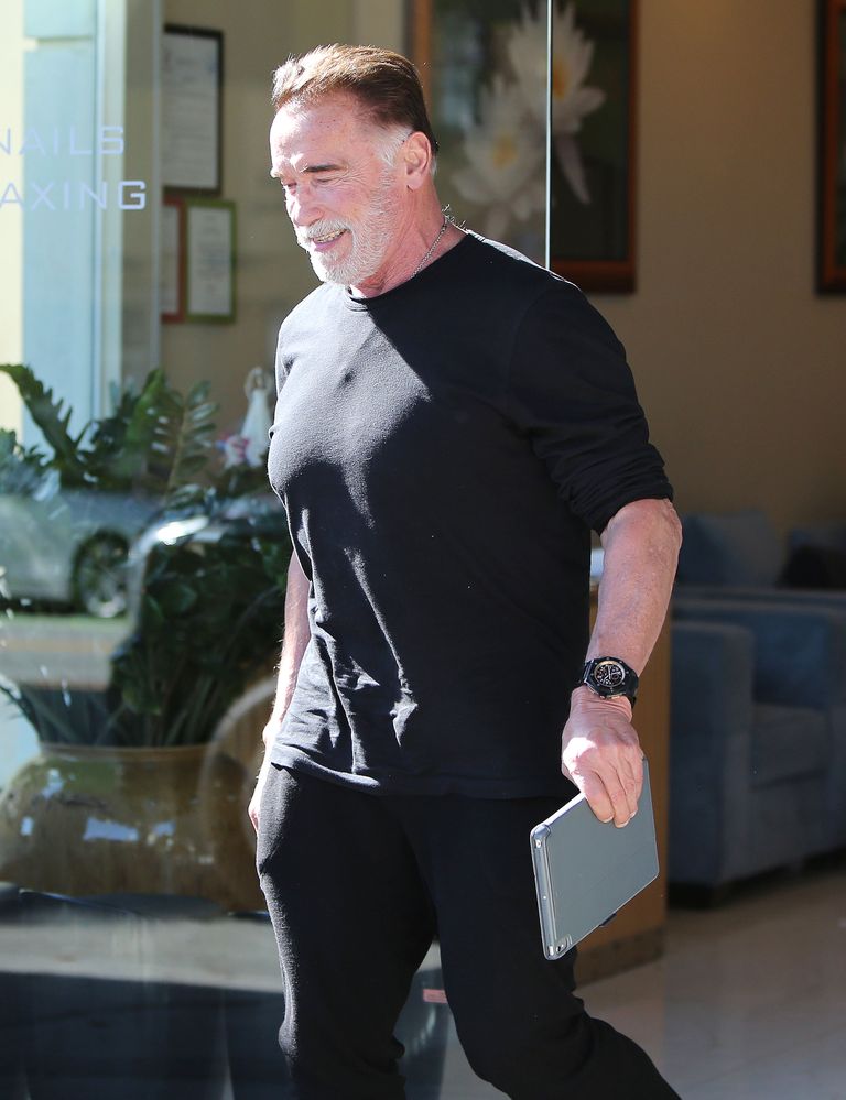 Arnold Schwarzenegger külastas Los Angeleses küünesalongi