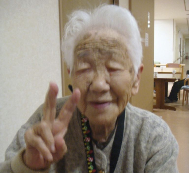 Maailma vanim inimene on jaapanlanna Kane Tanaka, kes elab Lõuna-Jaapanis Fukuoka eakatekodus.