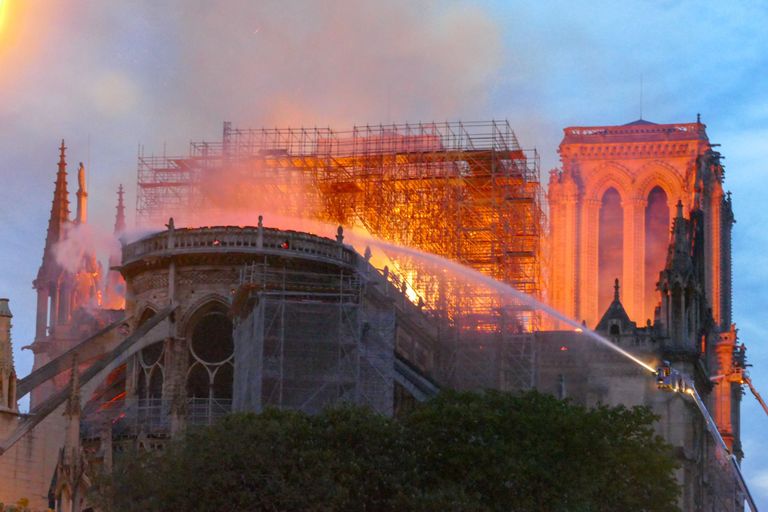 Pariis Jumalaema kiriku põleng 15. aprillil 2019