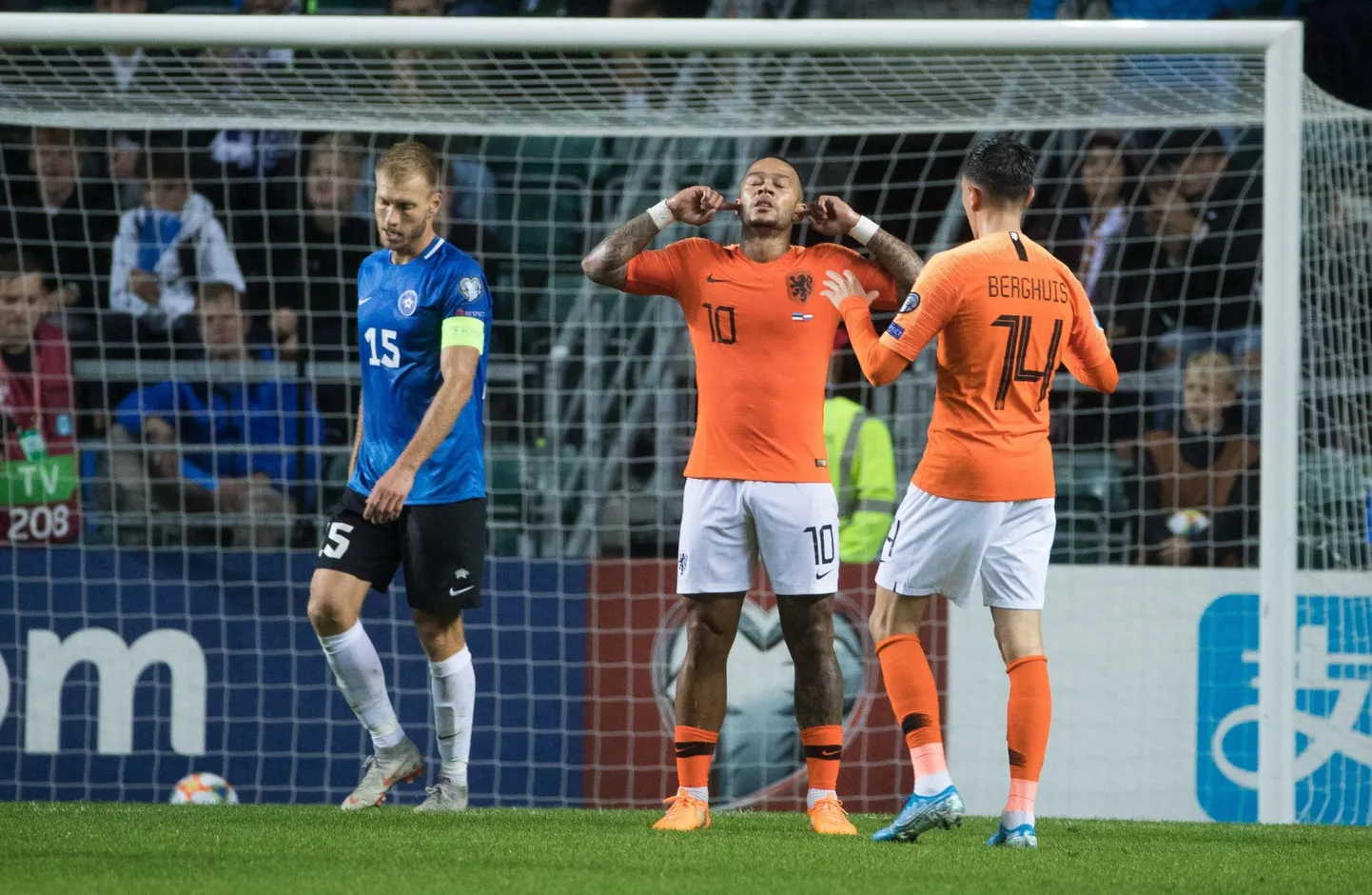 Hollandi ründaja Memphis Depay (number 10) lõi Lilleküla staadionil ühe värava ja andis kaks resultatiivset söötu.