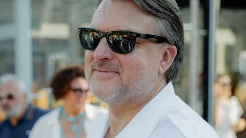 Meklē sevi! ⟩ Krāšņie viesi pulcējas uz Semjona Sļepakova solo vakaru festivālā "Laima Rendezvous Jūrmala"