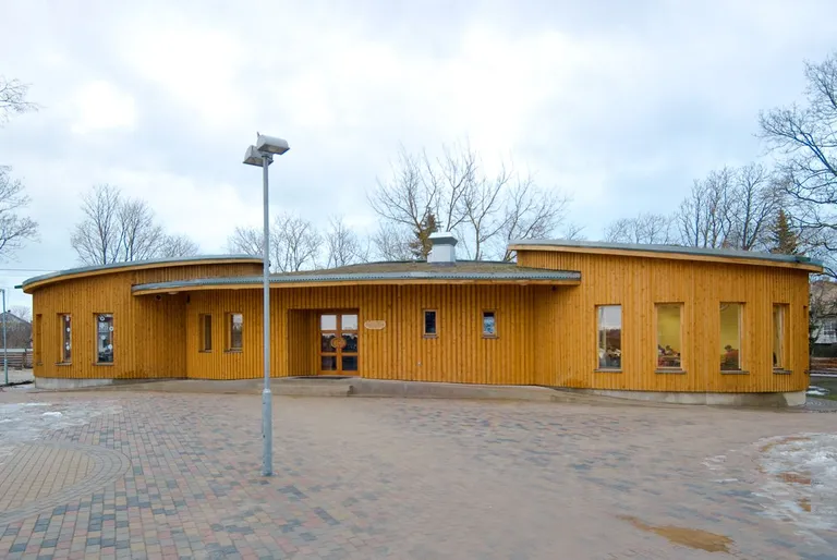 Rakvere eragümnaasiumi algklasside maja.