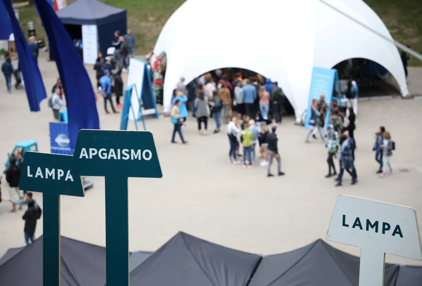 Sarunu festivāls "Lampa" Cēsu pils parkā.