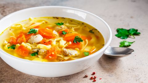 Диетолог рассказал, так ли полезен суп, как мы думаем, и какой ингредиент в нем самый вредный