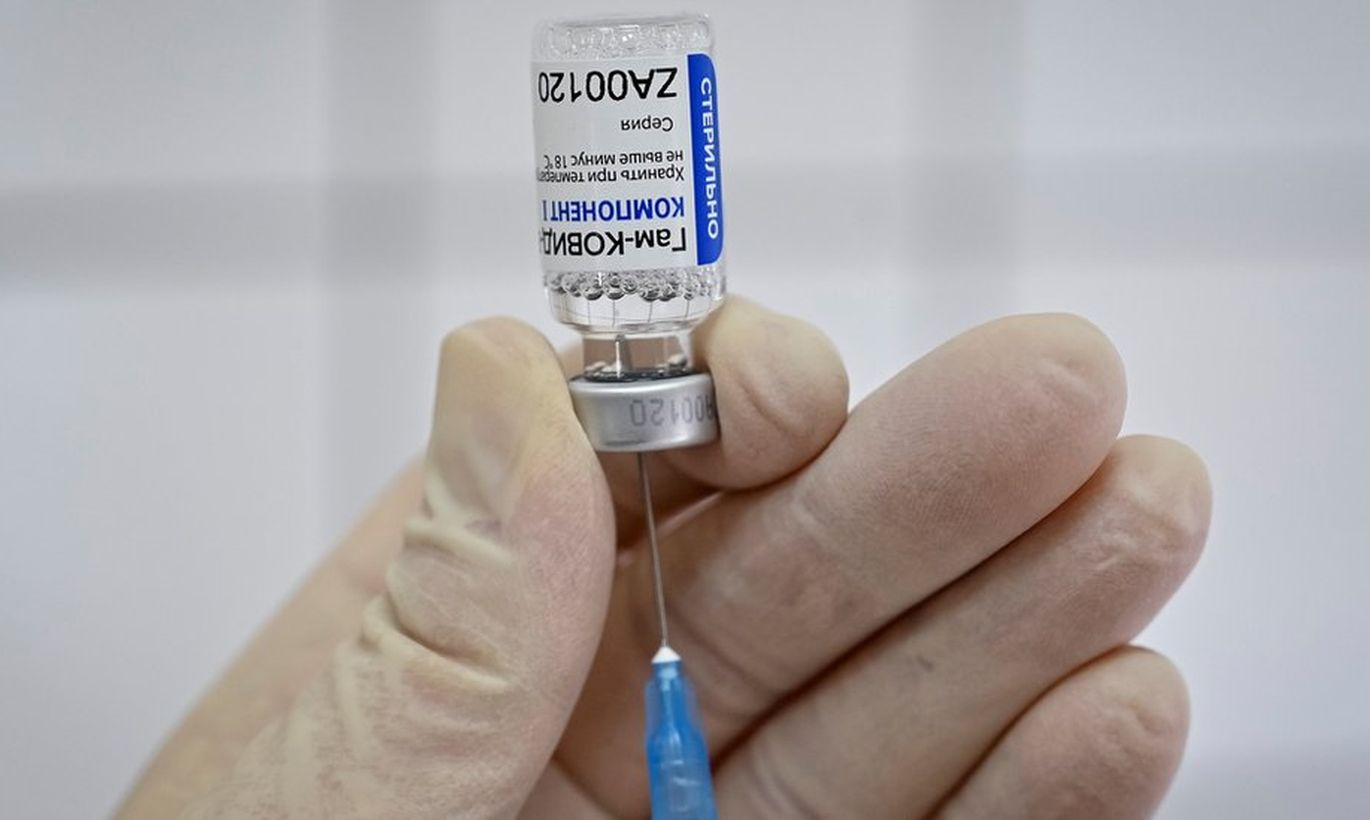 Среди побочных эффектов на вакцину от коронавируса в