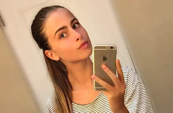 Анна Семенович толық метражды порно фильмде