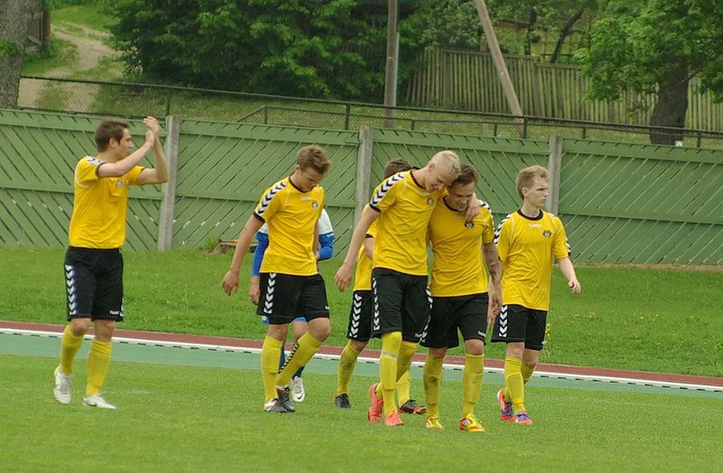 Viljandi Tuleviku jalgpallimeeskond alistas Eesti karikavõistluste teise ringi mängus 1:0 SK Imavere Forssi.