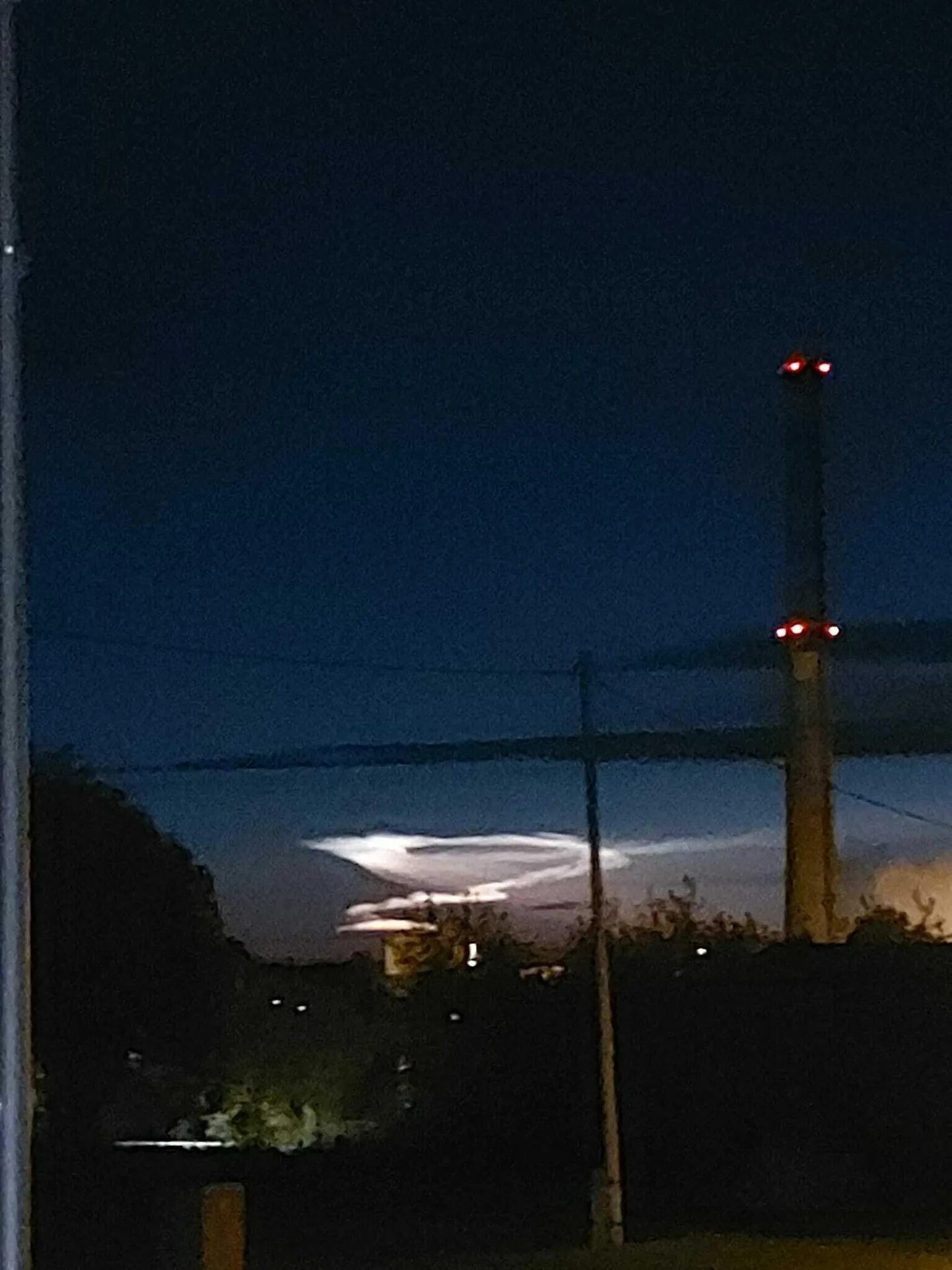 Varahommikul nähti taevas sähvatusi.