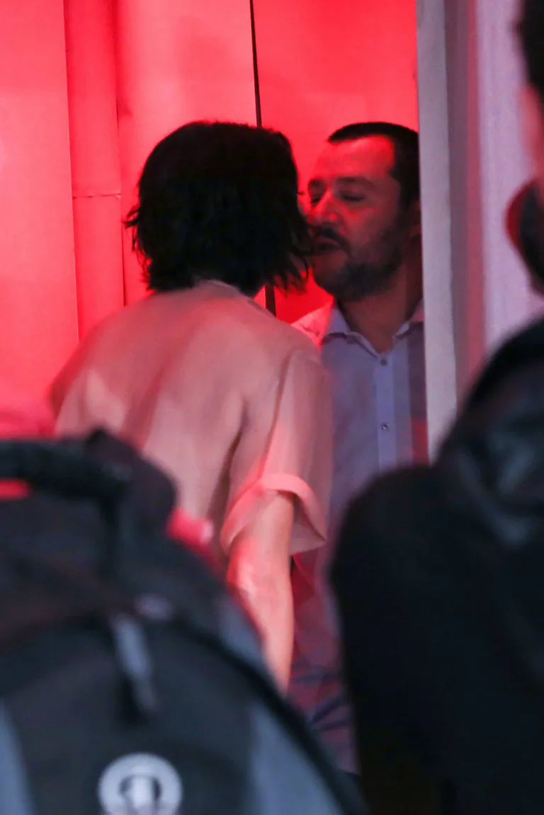 Itaalia siseminister Matteo Salvini ja Elisa Isoardi enne lahkuminekut