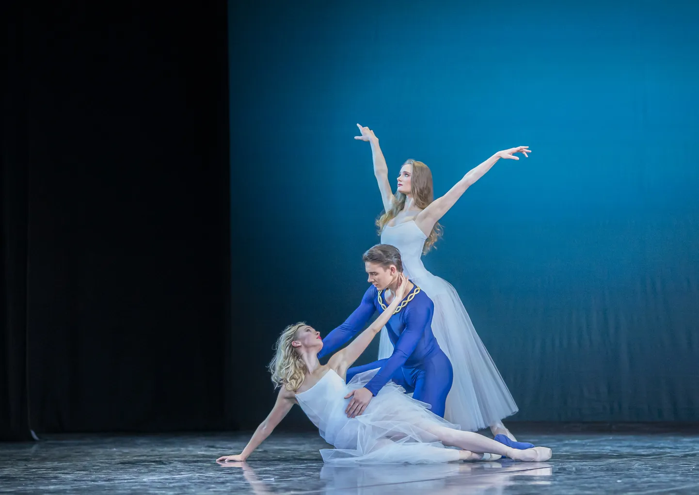George Balanchine’i «Seranaad» Eesti Rahvusballeti lavastuses.