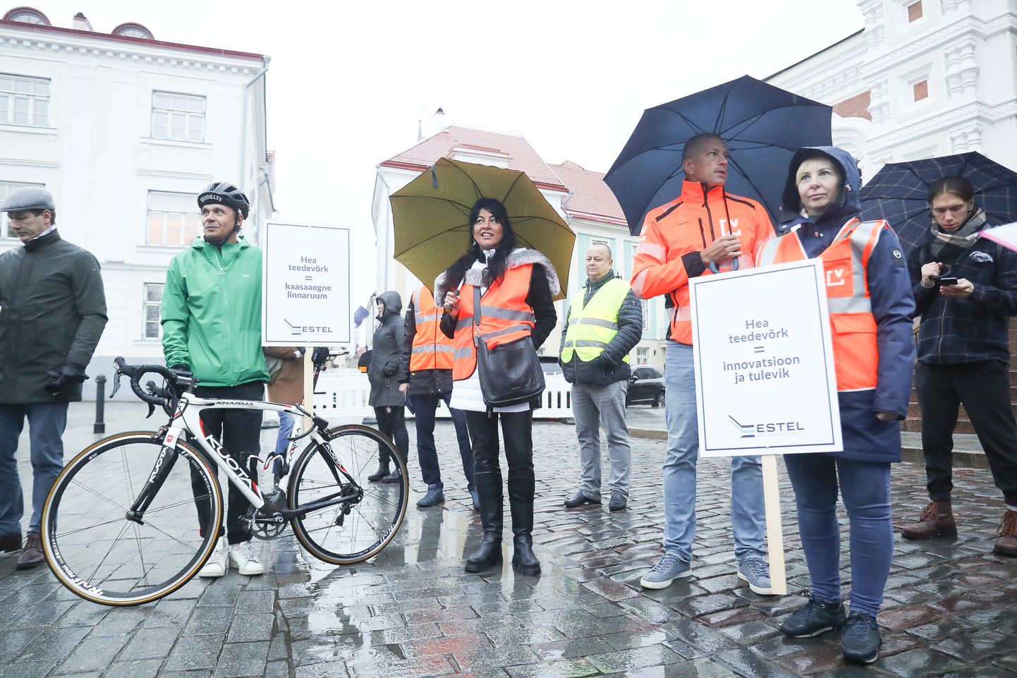 Taristuehituse Liidu meeleavaldus Toompeal