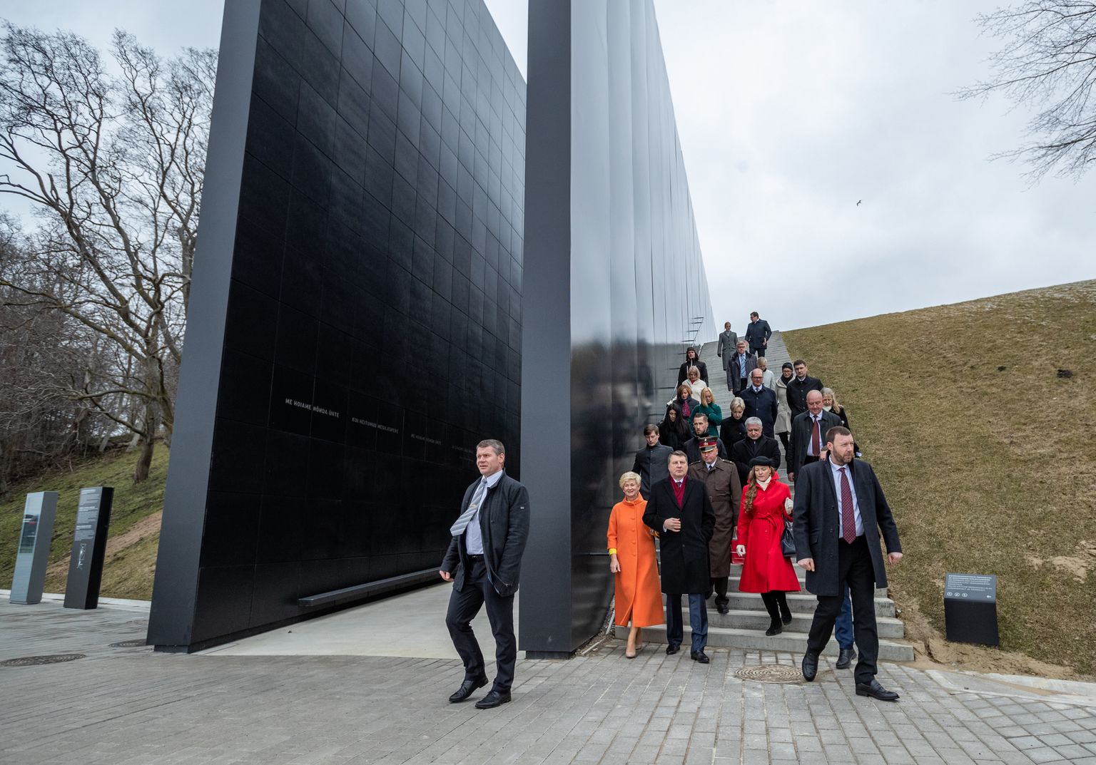 Läti president külastas Maarjamäe kommunismiohvrite memoriaali.