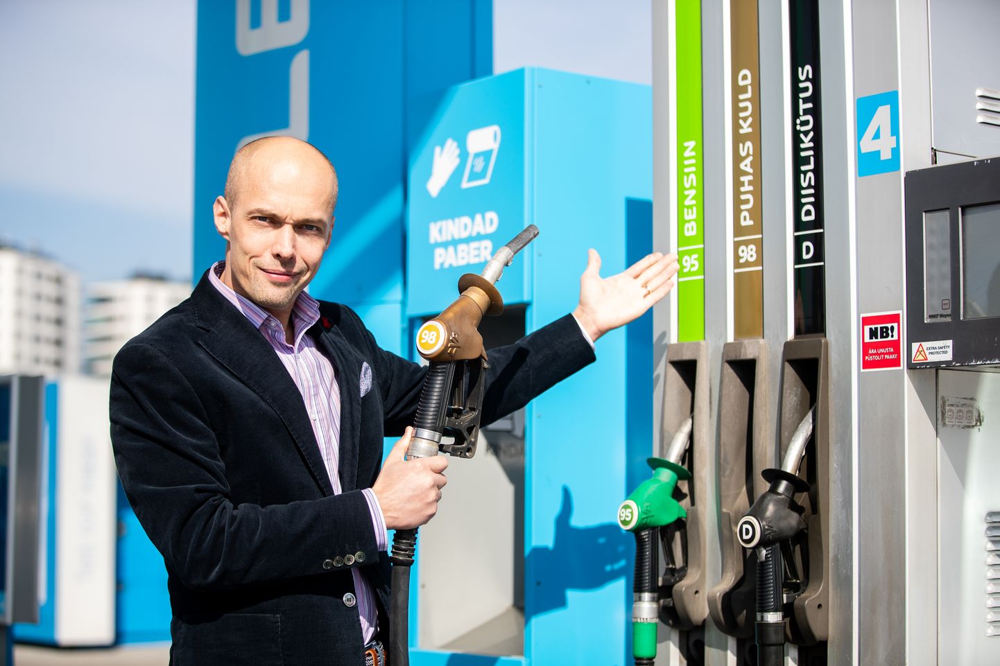 Alexela juhi Alan Vahti sõnul on üleminek taastuvatele ja alternatiivsetele puhtamatele kütustele hädavajalik.